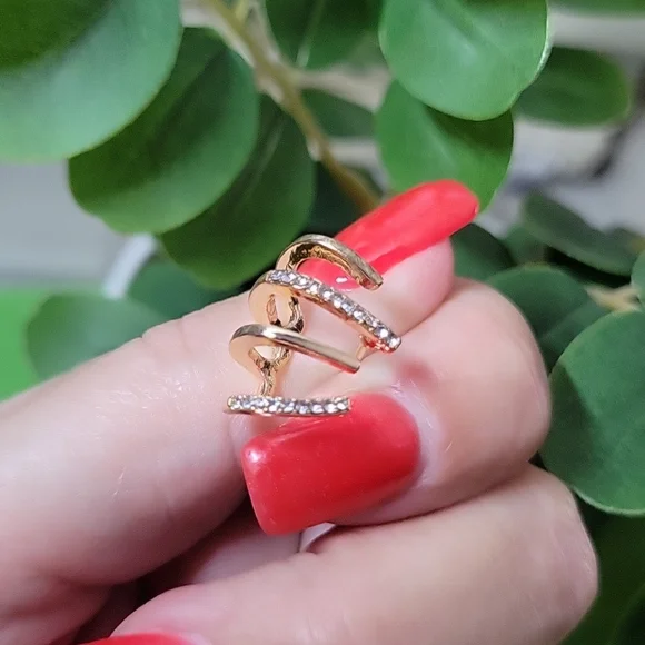 Gold Claw CZ Huggies, available in silver or gold - Picture 6 of 8